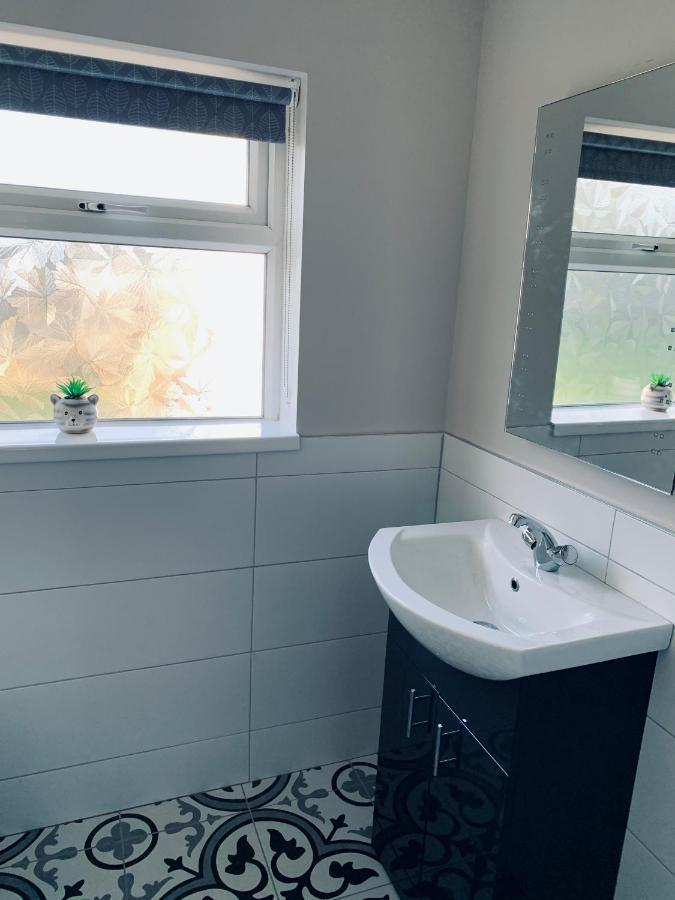 Atlantic Bay Cottage カルダフ エクステリア 写真