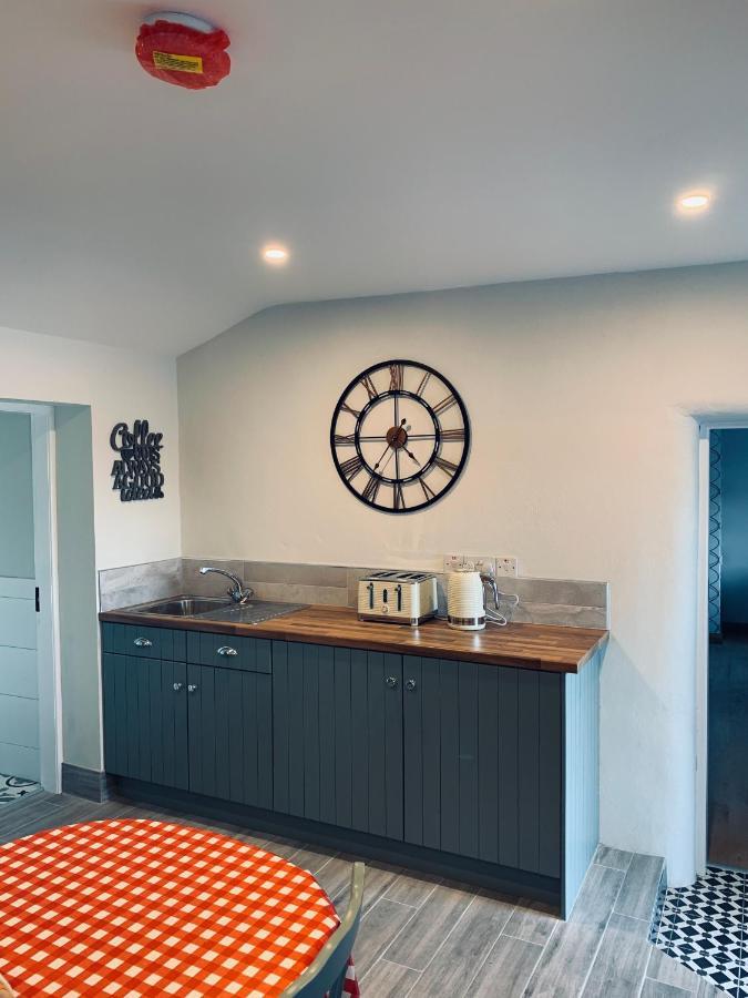 Atlantic Bay Cottage カルダフ エクステリア 写真